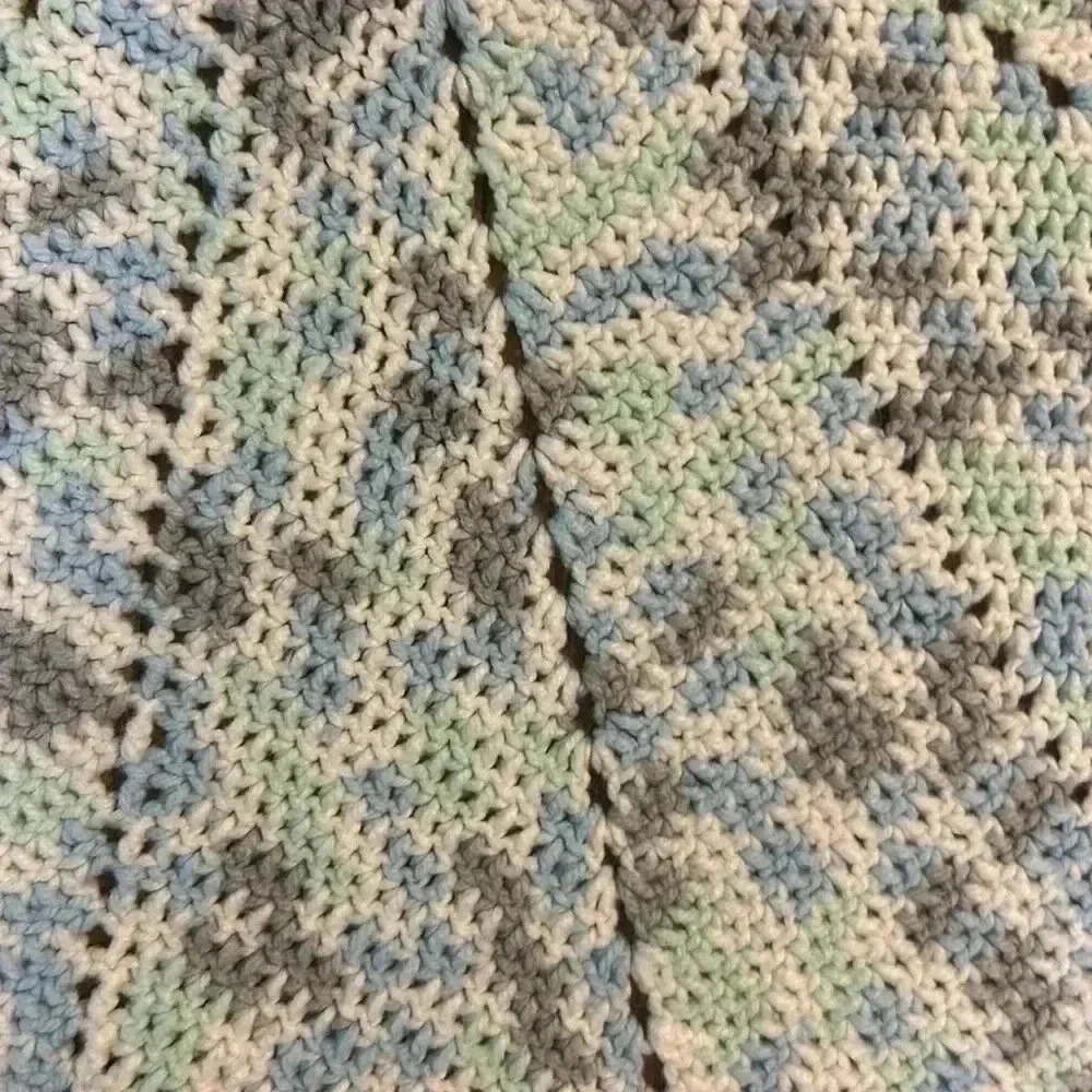 Handmade Star shaped crochet baby blanket - Picture 4 of 4